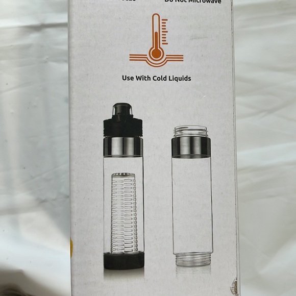 Aqua Frut fruit infuser bottle. NIB. Add any fruits/veggies for a flavor burst - Picture 3 of 7